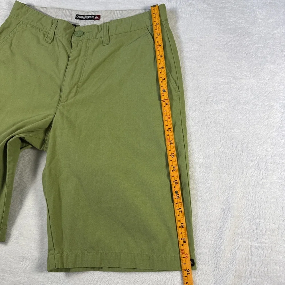 Quiksilver Men's 30‎ Green Skate Surf Chino Shorts Y2K 2010 Streetwear